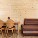 2 Bedroom Stunning In *