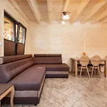 2 Bedroom Stunning In *