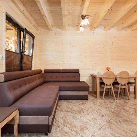 2 Bedroom Stunning In *