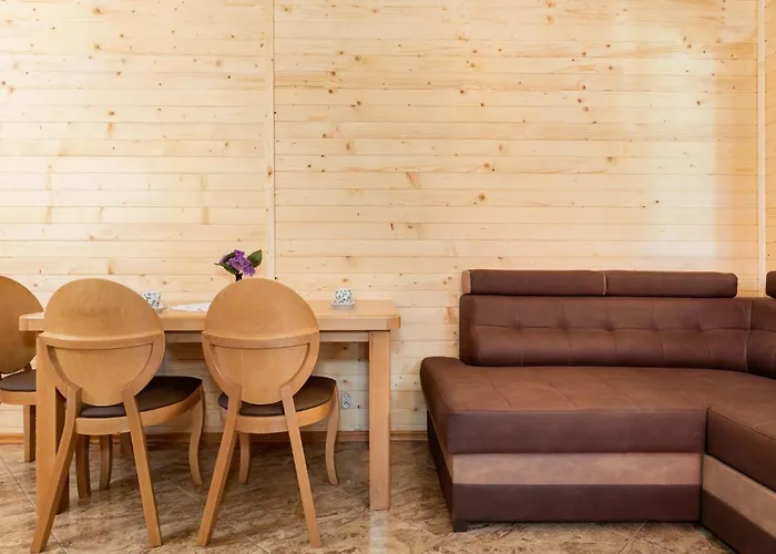 2 Bedroom Stunning In *